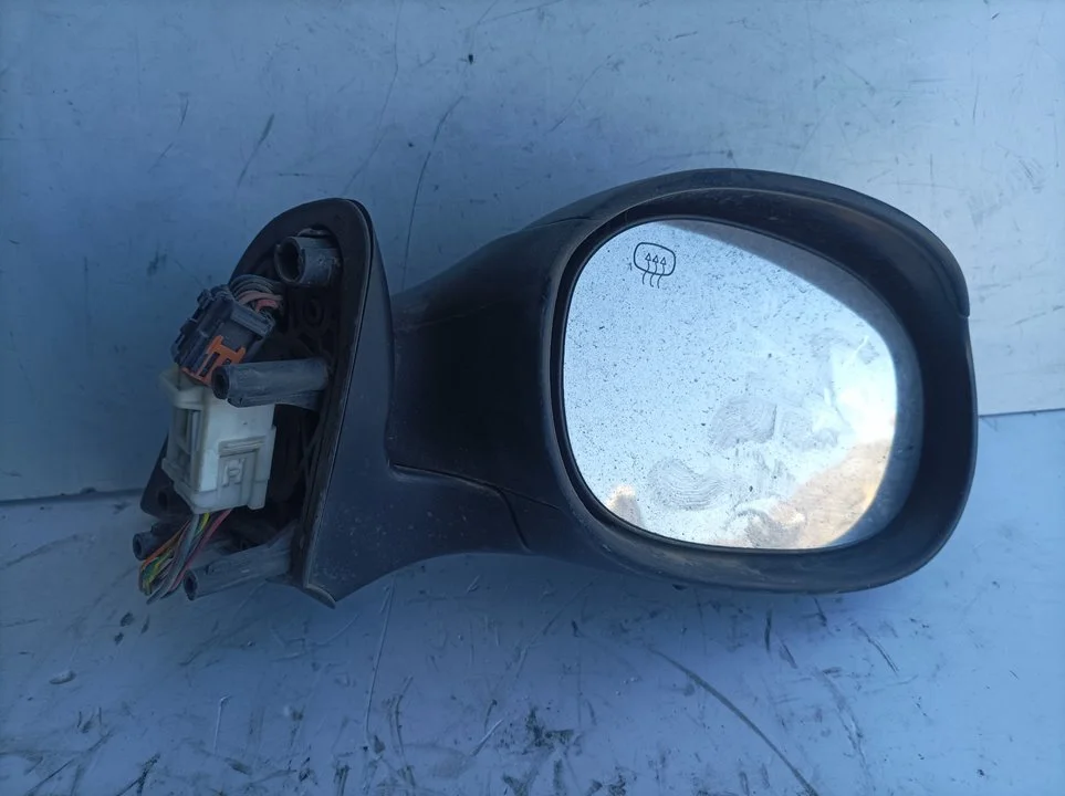 Foto de RETROVISOR DERECHO PEUGEOT 206 referencia 8015