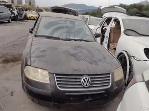 Foto de CAPO VOLKSWAGEN PASSAT BERLINA (3B3) 1.9 TDI (131 CV / 96 KW) referencia 3B0823031K