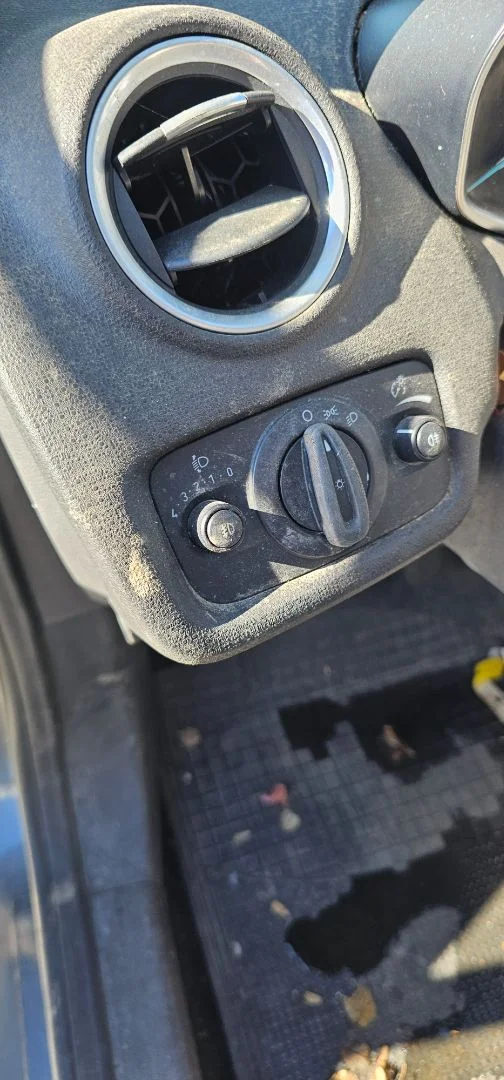 Foto de MANDO LUCES FORD FIESTA (CNN) 1.25 16V CAT (82 CV / 60 KW)