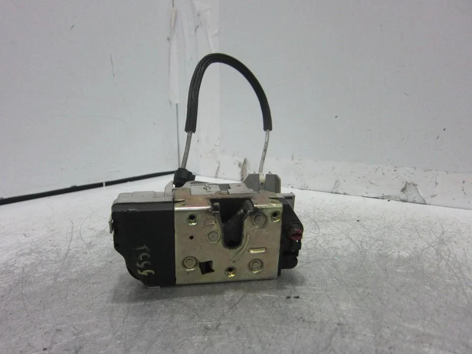 Foto de CERRADURA PUERTA TRASERA IZQUIERDA PEUGEOT 307 BERLINA (S2) 1.6 16V HDi (90 CV / 66 KW)