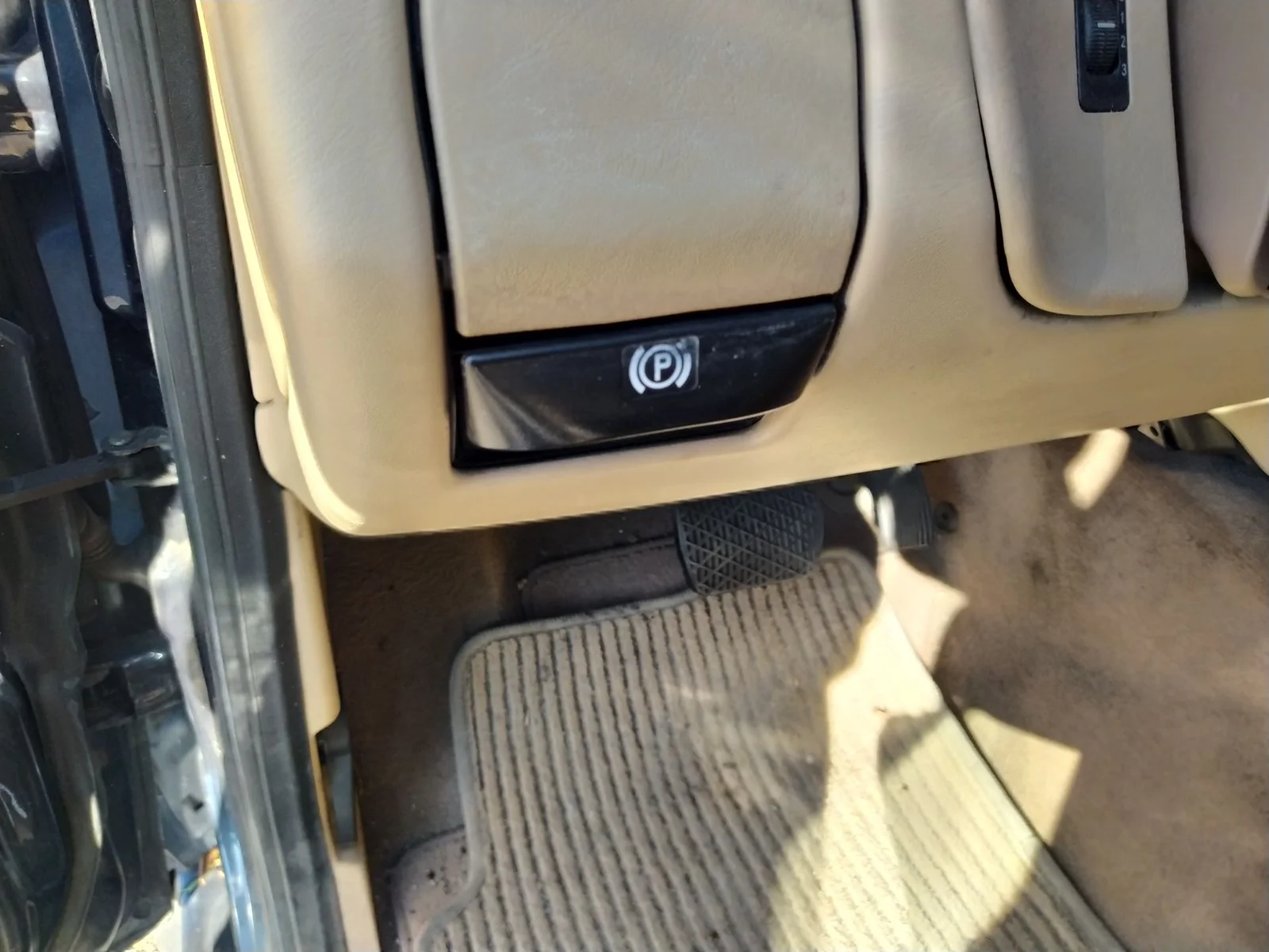 Foto de PALANCA FRENO MERCEDES-BENZ CLASE ML (BM 163) 2.7 CDI 20V CAT (163 CV / 120 KW) referencia A1634270020 FKZ