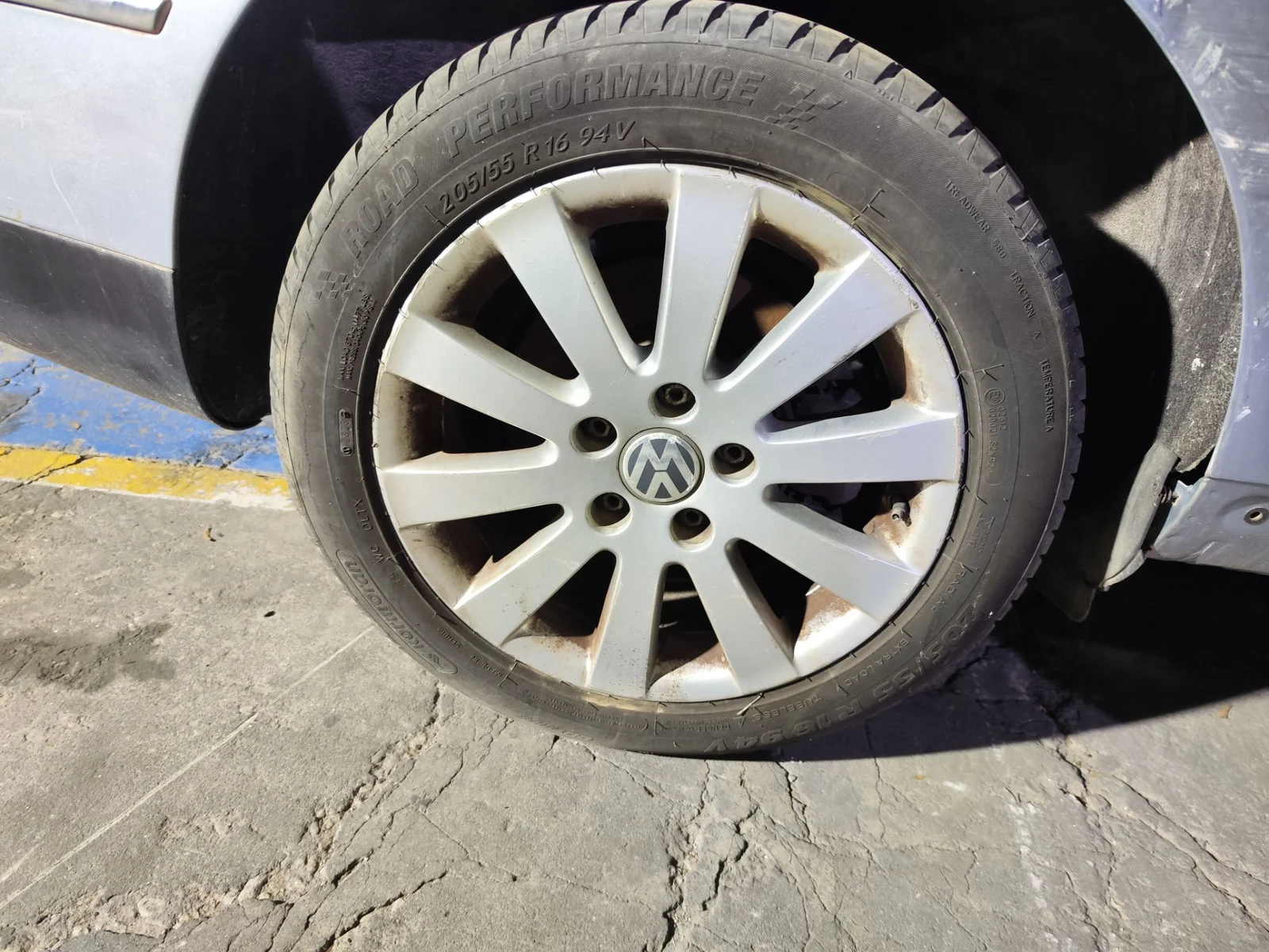 Foto de LLANTA VOLKSWAGEN PASSAT BERLINA (3C2) 2.0 TDI (140 CV / 103 KW) referencia 3C0601025BL