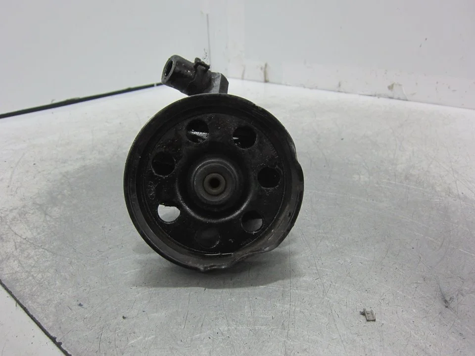Foto de BOMBA DIRECCION FORD FOCUS BERLINA (CAK) referencia HBDFX