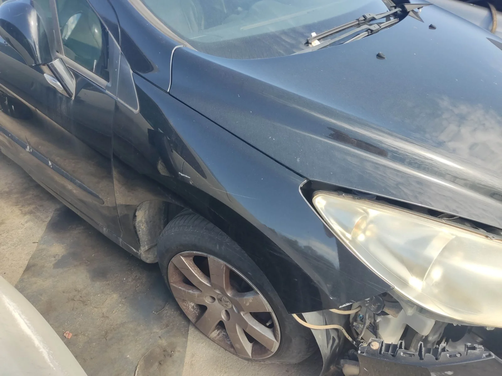 Foto de ALETA DELANTERA DERECHA PEUGEOT 308 1.6 HDi FAP CAT (9HZ / DV6TED4) (109 CV / 80 KW) referencia 7841Y1