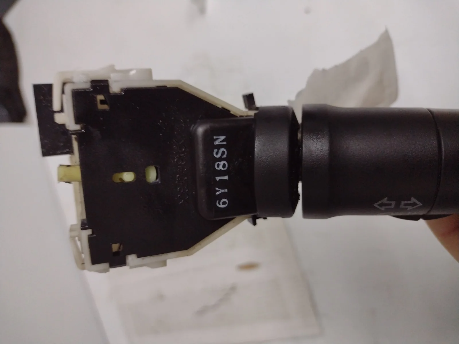 Foto de MANDO INTERMITENTES NISSAN NOTE (E11E) 1.4 CAT (88 CV / 65 KW) referencia 6Y18SN