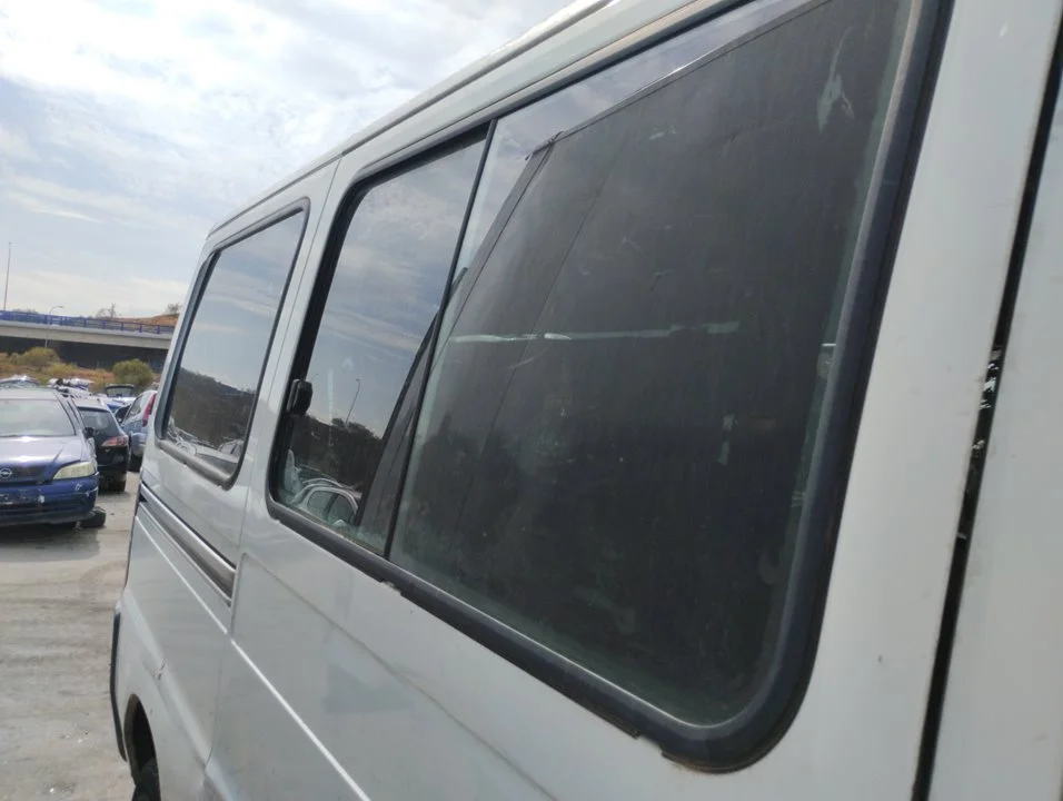 Foto de LUNA CUSTODIA TRASERA DERECHA FIAT DUCATO II COMBI 2.8 TDI CAT (122 CV / 90 KW)