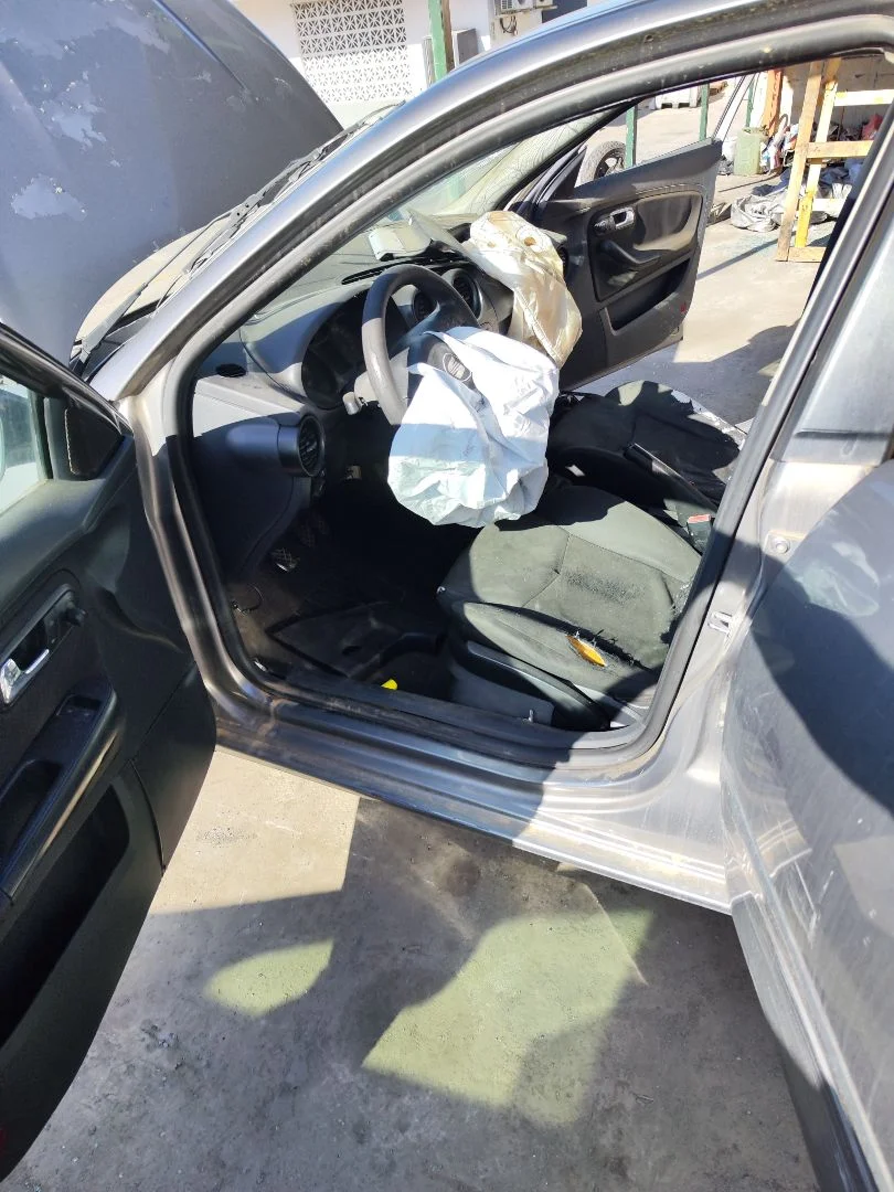 Foto de GOMAS CONTORNO PUERTA SEAT IBIZA (6L1) 1.9 TDI (101 CV / 74 KW)