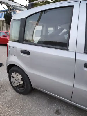 Foto de PUERTA TRASERA DERECHA FIAT II PANDA (169) 1.2 CAT (60 CV / 44 KW)