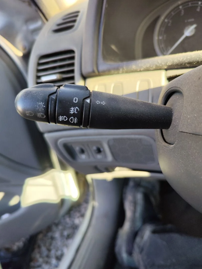 Foto de MANDO INTERMITENTES RENAULT LAGUNA II (BG0) 1.8 CAT (120 CV / 88 KW)