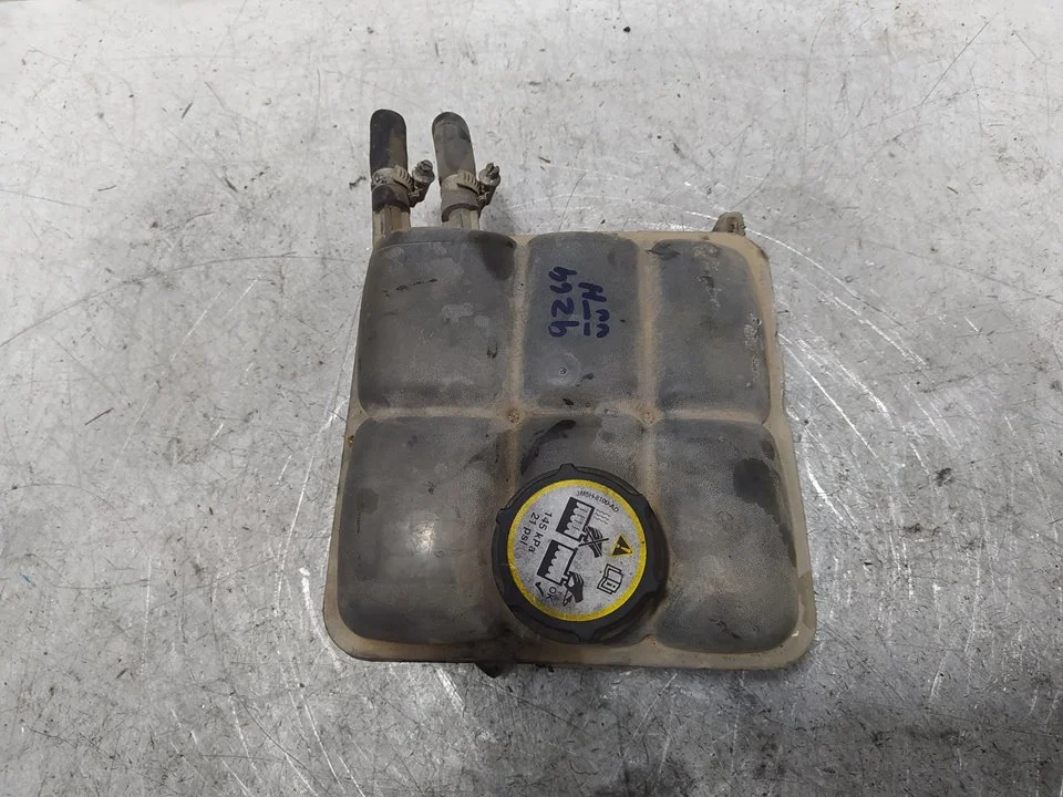 Foto de DEPOSITO EXPANSION FORD FOCUS BERLINA (CAP) 1.6 TDCi CAT (109 CV / 80 KW) referencia 3M5H8K218