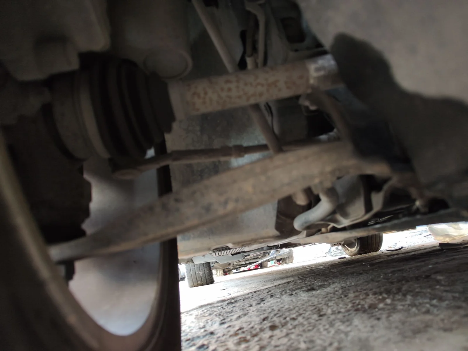 Foto de BRAZO SUSPENSION DELANTERO DERECHO PEUGEOT 5008 1.6 HDi FAP CAT (9HZ / DV6TED4) (109 CV / 80 KW)