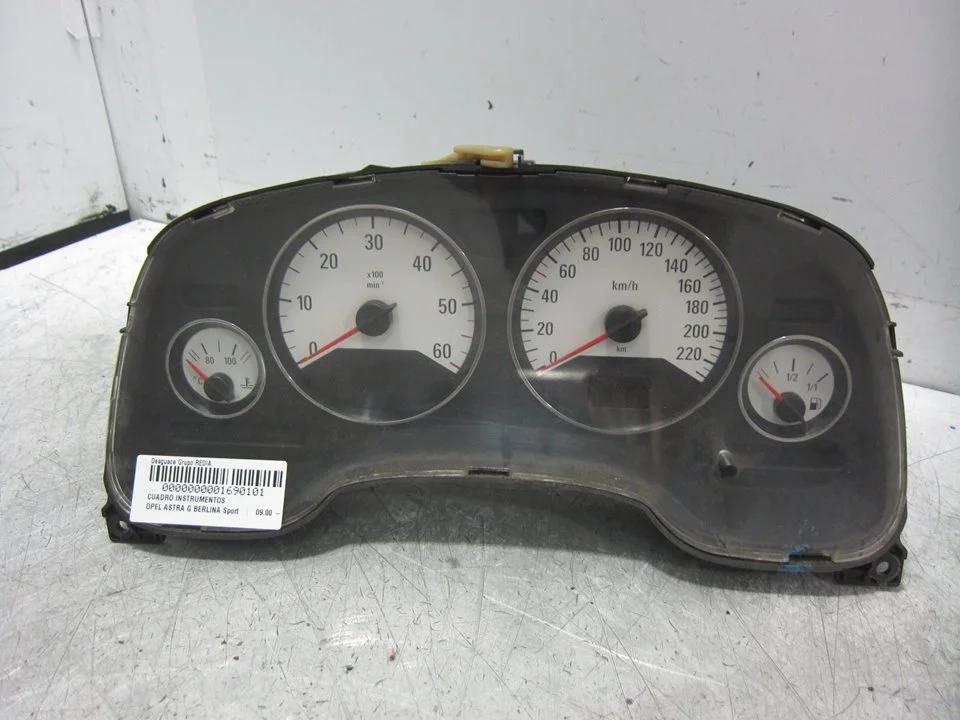 Foto de CUADRO INSTRUMENTOS OPEL ASTRA G BERLINA 2.0 DTI (101 CV / 74 KW) referencia 24451511ZS