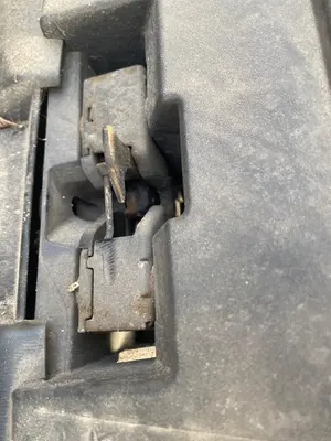 Foto de CERRADURA CAPO VOLKSWAGEN TOURAN (1T3) 1.6 TDI DPF (105 CV / 77 KW)