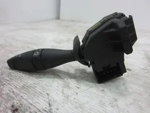 Foto de MANDO LIMPIA FORD FOCUS BERLINA (CAK) 1.8 TDDI Turbodiesel CAT (90 CV / 66 KW) foto 5