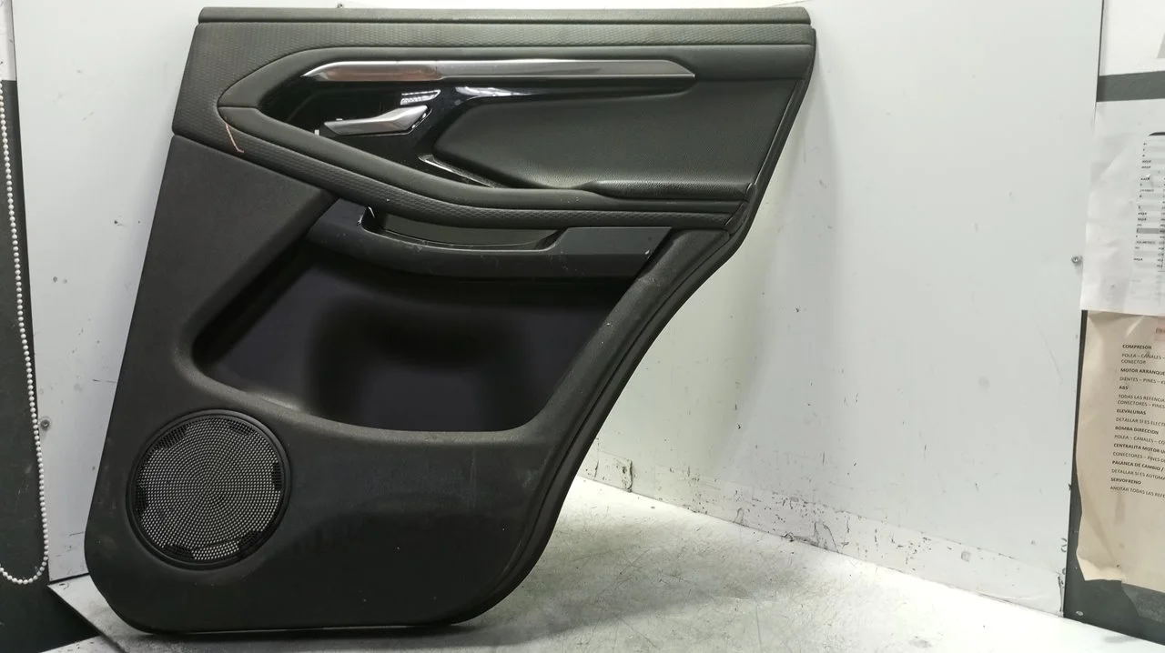 Foto de GUARNECIDO PUERTA TRASERA DERECHA LAND ROVER RANGE ROVER EVOQUE 2.0 Td4 CAT (150 CV / 110 KW) referencia K8D2266B52A