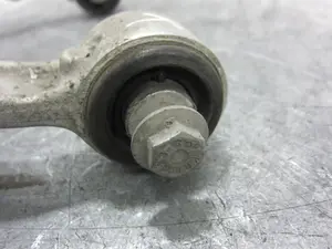 Foto de BRAZO SUSPENSION SUPERIOR DELANTERO DERECHO PORSCHE CAYENNE (TIPO 92A) referencia K195305 foto 2