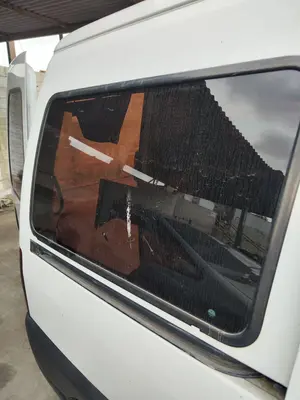 Foto de LUNA CUSTODIA TRASERA DERECHA CITROEN JUMPY 2.0 HDi CAT (RHX / DW10BTED) (94 CV / 69 KW)