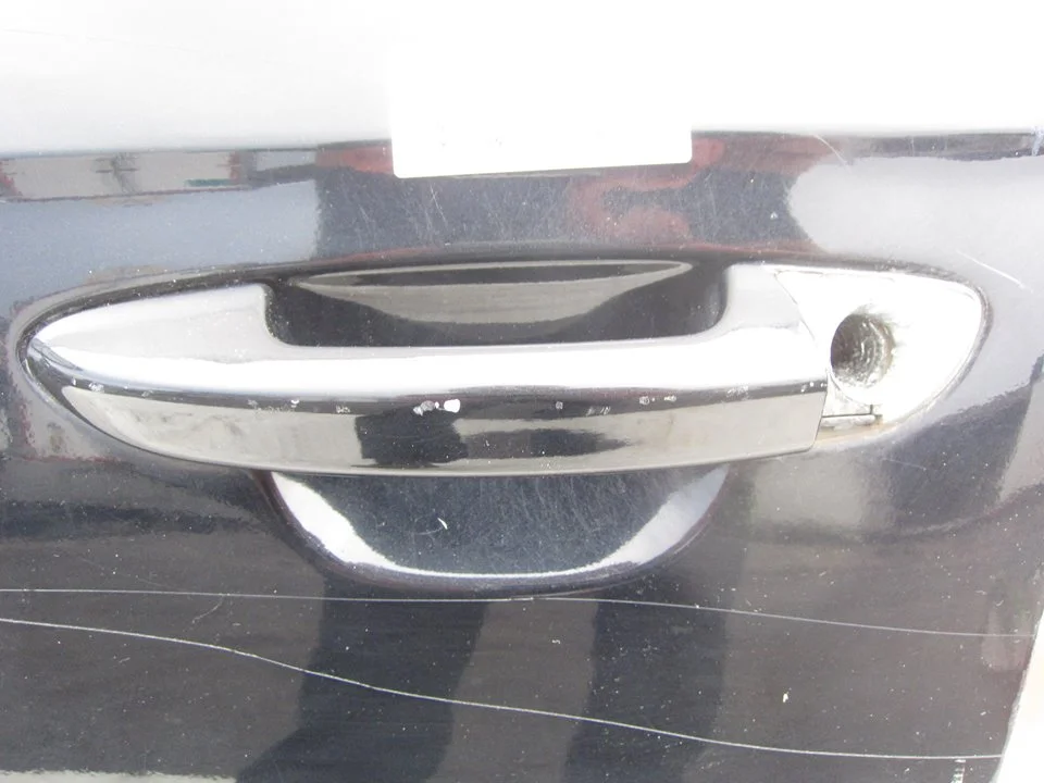 Foto de MANETA EXTERIOR DELANTERA IZQUIERDA VOLKSWAGEN PASSAT BERLINA (3C2) 2.0 TDI (140 CV / 103 KW)