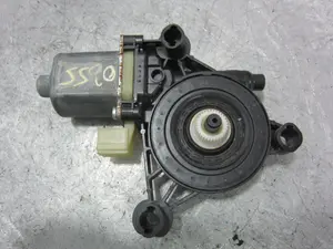 Foto de MOTOR ELEVALUNAS TRASERO DERECHO VOLKSWAGEN TIGUAN (AD1) 2.0 TDI DPF (239 CV / 176 KW) referencia 5Q0959802A foto 4