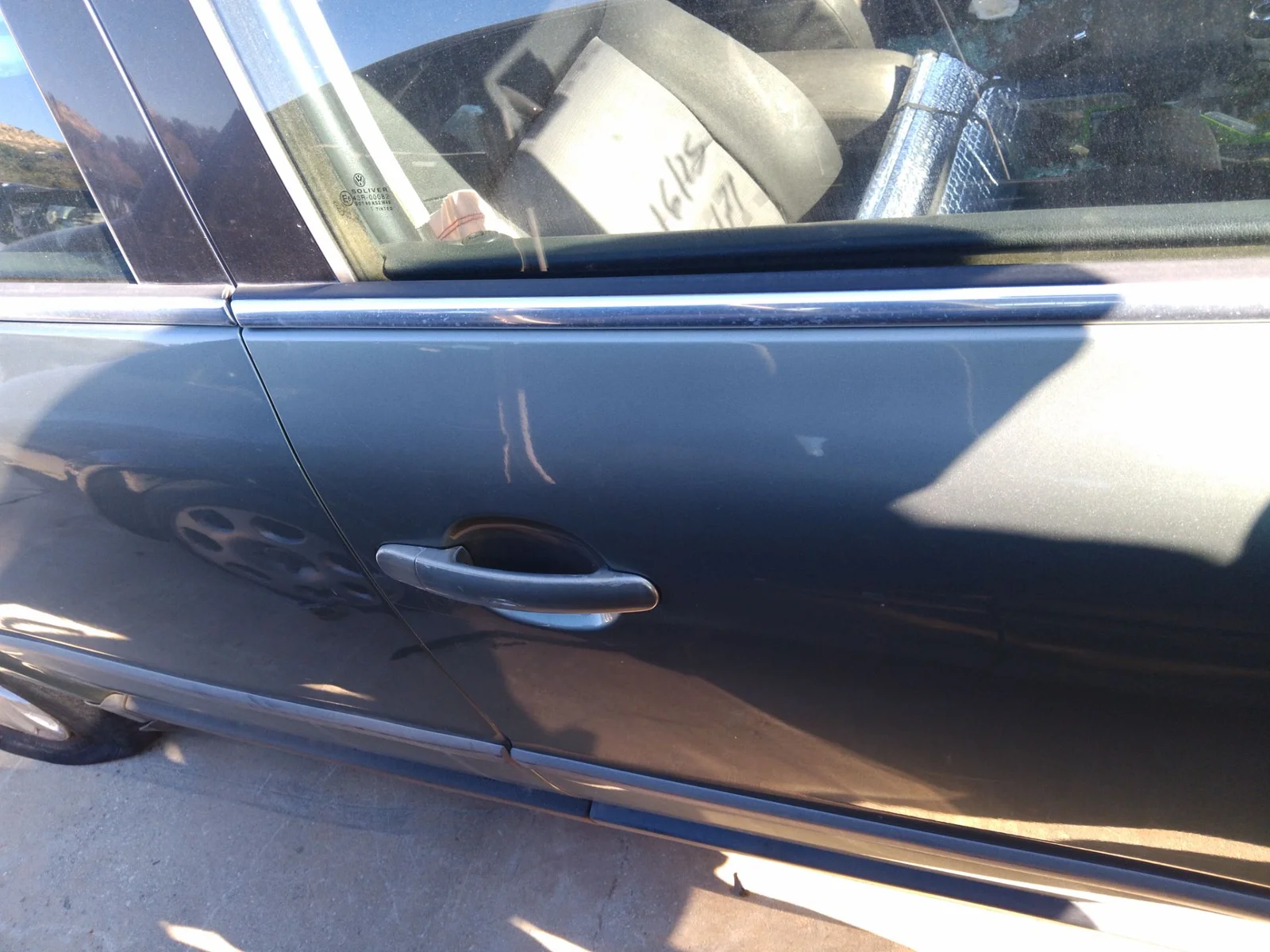 Foto de CERRADURA PUERTA DELANTERA DERECHA VOLKSWAGEN PASSAT BERLINA (3B3) 1.9 TDI (131 CV / 96 KW)