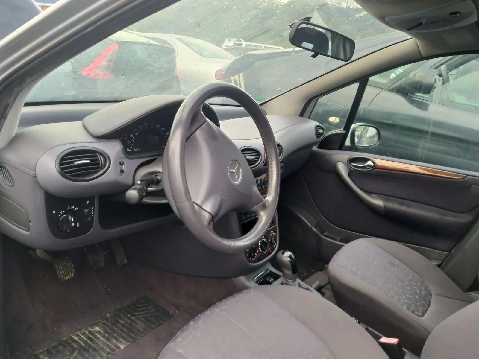 Foto de RETROVISOR INTERIOR MERCEDES-BENZ CLASE A (BM 168) 1.6 CAT (102 CV / 75 KW)