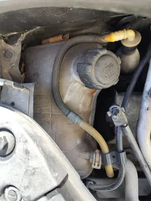 Foto de DEPOSITO EXPANSION RENAULT SCENIC II (JM) 1.5 dCi Diesel (101 CV / 74 KW) referencia 7701474499 foto 15