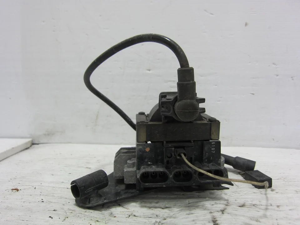 Foto de BOBINA ENCENDIDO RENAULT R 21 BERLINA (B/L48) referencia 7700732263