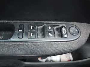 Foto de MANDO ELEVALUNAS DELANTERO IZQUIERDO PEUGEOT 307 (S1)(04.2001) 1.6 16V CAT (109 CV / 80 KW)