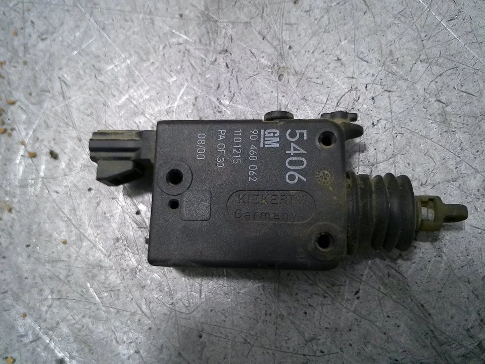 Foto de ACTUADOR CIERRE OPEL ZAFIRA B 1.7 16V CDTI (110 CV / 81 KW) referencia 90460062