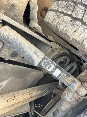 Foto de BRAZO SUSPENSION TRASERO DERECHO RENAULT TRAFIC II FURGÓN 2.5 dCi Diesel CAT (135 CV / 99 KW)