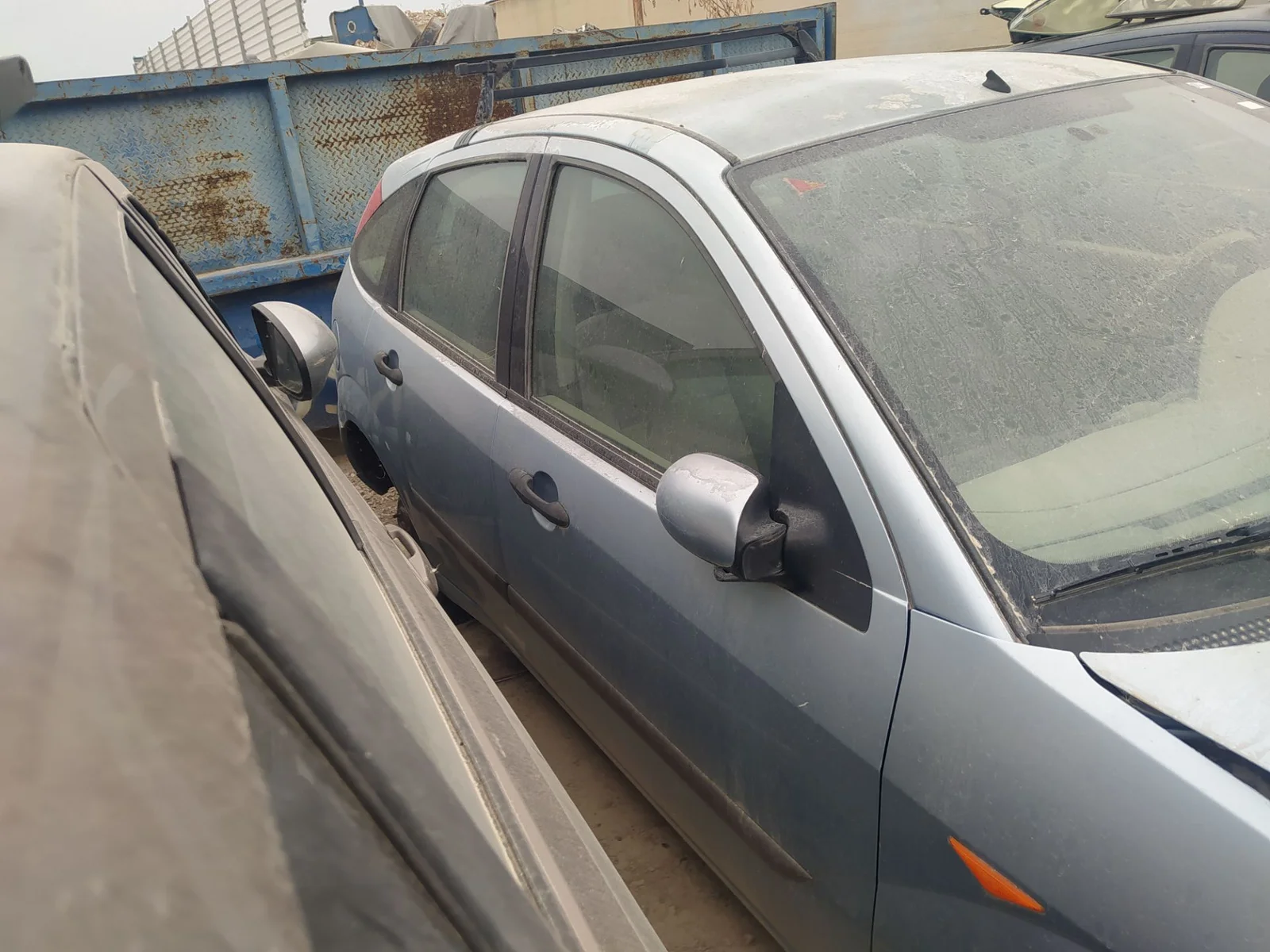 Foto de LUNA DELANTERA DERECHA FORD FOCUS BERLINA (CAK) 1.8 TDDI Turbodiesel CAT (90 CV / 66 KW) referencia 1088904