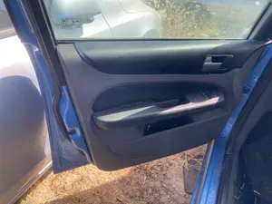 Foto de GUARNECIDO PUERTA DELANTERA IZQUIERDA FORD FOCUS BERLINA (CB4) 1.6 TDCi CAT (90 CV / 66 KW) referencia 1677719