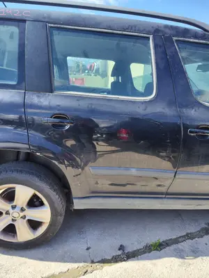 Foto de PUERTA TRASERA DERECHA SKODA YETI (5L)(2009) 2.0 TDI (110 CV / 81 KW) foto 1