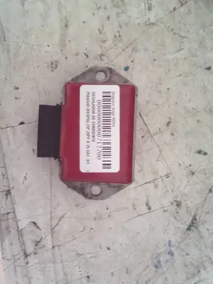 Foto de REGULADOR DE CORRIENTE PIAGGIO (VESPA) ZIP foto 3