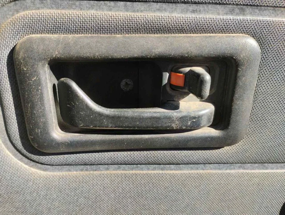 Foto de MANETA INTERIOR DELANTERA DERECHA FORD TRANSIT FURGÓN (CY/DY)(1986) 2.5 Diesel (80 CV / 59 KW)