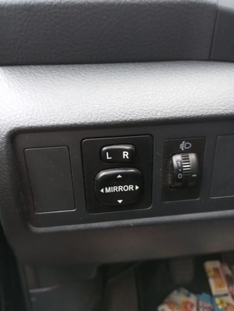 Foto de MANDO RETROVISOR TOYOTA COROLLA VERSO (R1) 2.2 Turbodiesel CAT (136 CV / 100 KW)