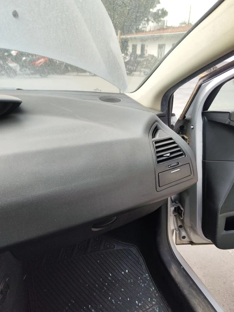 Foto de SALPICADERO CITROEN C4 BERLINA 1.6 16V HDi (90 CV / 66 KW)