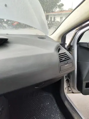 Foto de SALPICADERO CITROEN C4 BERLINA 1.6 16V HDi (90 CV / 66 KW)