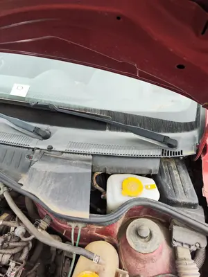 Foto de MOTOR LIMPIA DELANTERO OPEL CORSA C 1.2 16V CAT (Z 12 XEP / LB4) (80 CV / 59 KW)