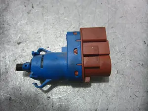 Foto de INTERRUPTOR FIAT 500X (334) 2.0 16V Multijet CAT (140 CV / 103 KW) referencia 50512681 foto 2