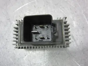 Foto de CAJA PRECALENTAMIENTO OPEL ASTRA G BERLINA 1.7 Turbodiesel CAT (X 17 DTL / 2H8) (68 CV / 50 KW) referencia 51299008 foto 2