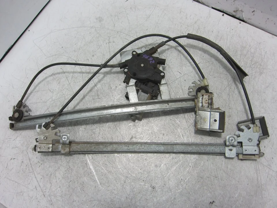 Foto de ELEVALUNAS TRASERO DERECHO VOLKSWAGEN POLO III (6N1) 1.4 (60 CV / 44 KW) referencia D334600454500017
