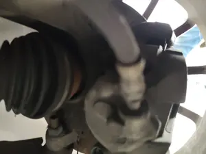 Foto de MANGUETA DELANTERA IZQUIERDA FORD FOCUS BERLINA (CAP) 1.6 TDCi CAT (90 CV / 66 KW)