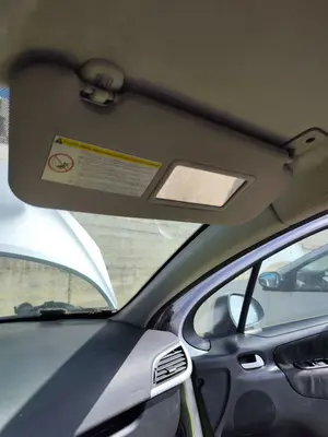 Foto de PARASOL DERECHO PEUGEOT 207 1.6 16V HDi (90 CV / 66 KW)