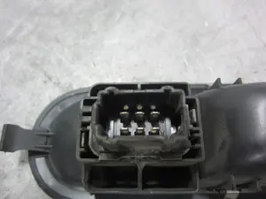 Foto de MANDO ELEVALUNAS DELANTERO DERECHO RENAULT CLIO III 1.5 dCi Diesel FAP (75 CV / 55 KW) referencia 8200356517B foto 3