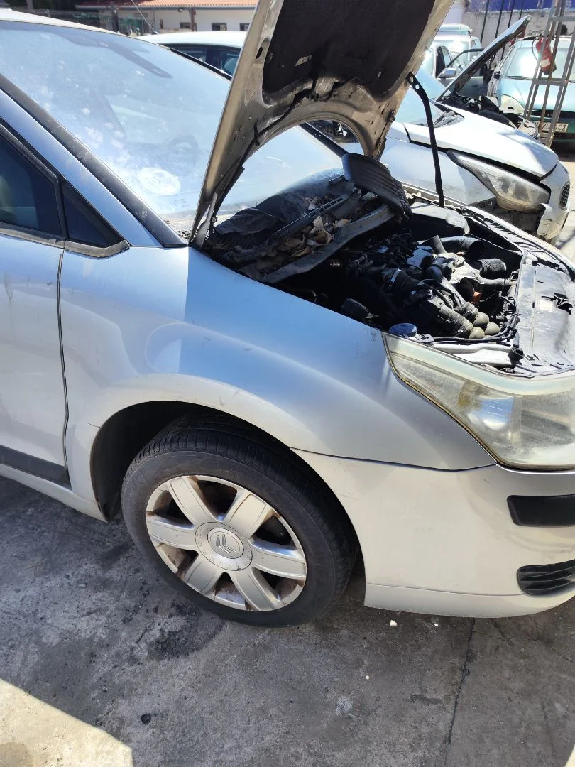 Foto de ALETA DELANTERA DERECHA CITROEN C4 BERLINA 1.6 16V HDi (90 CV / 66 KW) referencia 7841X1