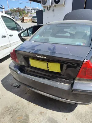 Foto de PORTON TRASERO VOLVO S60 BERLINA 2.4 Diesel (126 CV / 93 KW) referencia 30796481
