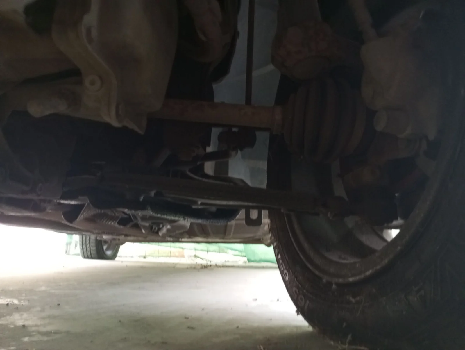 Foto de BRAZO SUSPENSION DELANTERO IZQUIERDO FORD KA (CCQ) 1.3 CAT (50 CV / 37 KW)