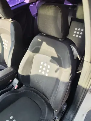Foto de ASIENTO DELANTERO IZQUIERDO FIAT GRANDE PUNTO (199) 1.4 (95 CV / 70 KW) foto 3