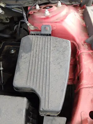 Foto de CAJA RELES / FUSIBLES MAZDA 6 BERLINA (GJ) 2.2 Turbodiesel CAT (175 CV / 129 KW)